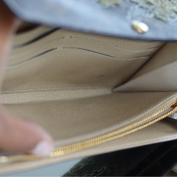 Rare Authentic Vintage Louis Vuitton Lace Embroidered Wallet - Picture 13 of 15